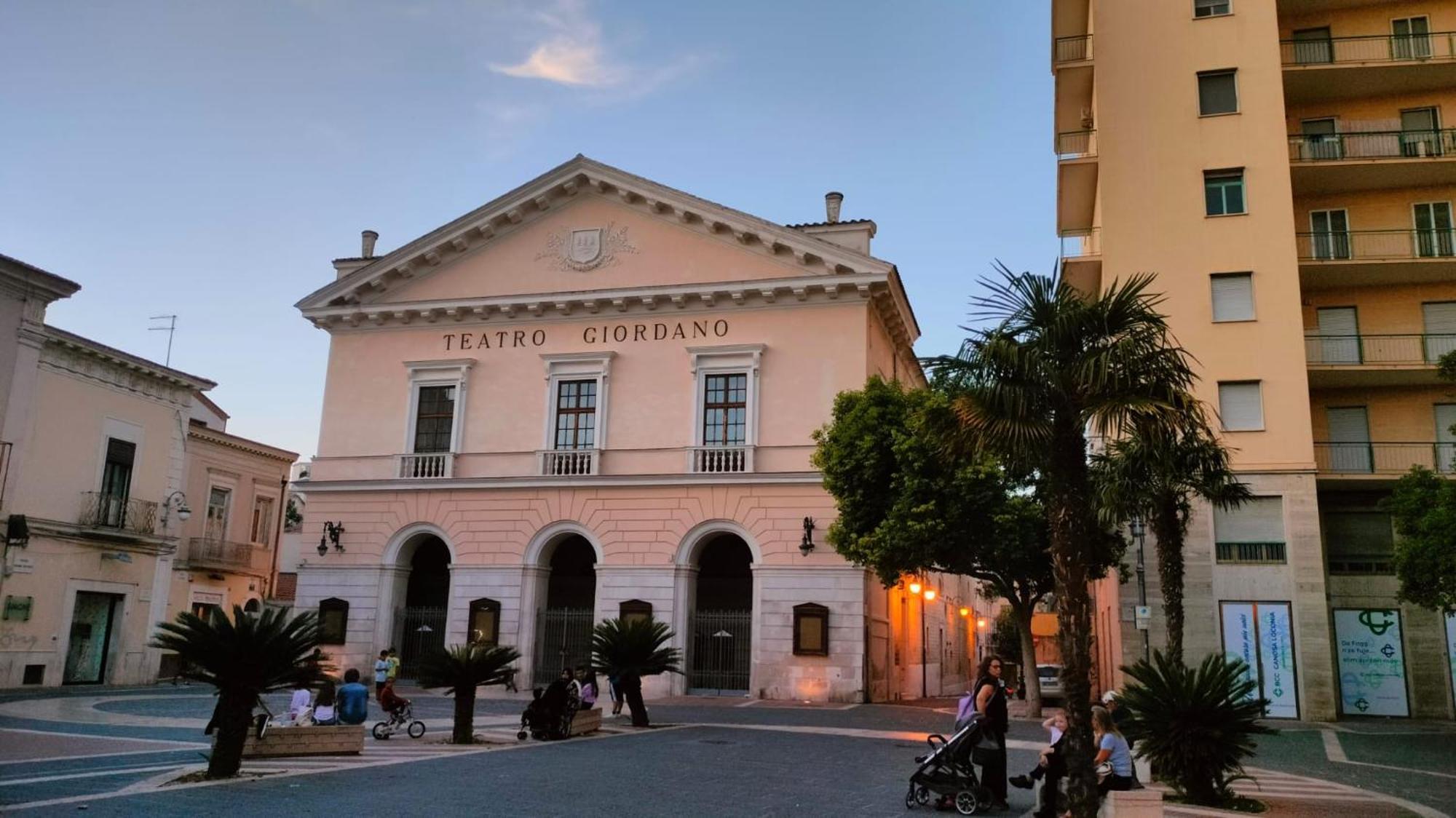 Outside Boutique Hotel Фоджа Екстер'єр фото